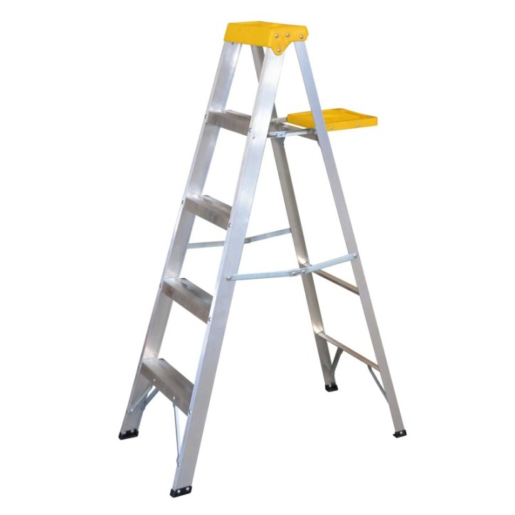 Escalera de tijera tipo III de aluminio y tapa plástica con 4 peldaños Surtek
